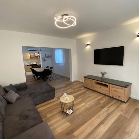 שיבניק Comfy Apartment In A Quiet Neighborhood מראה חיצוני תמונה
