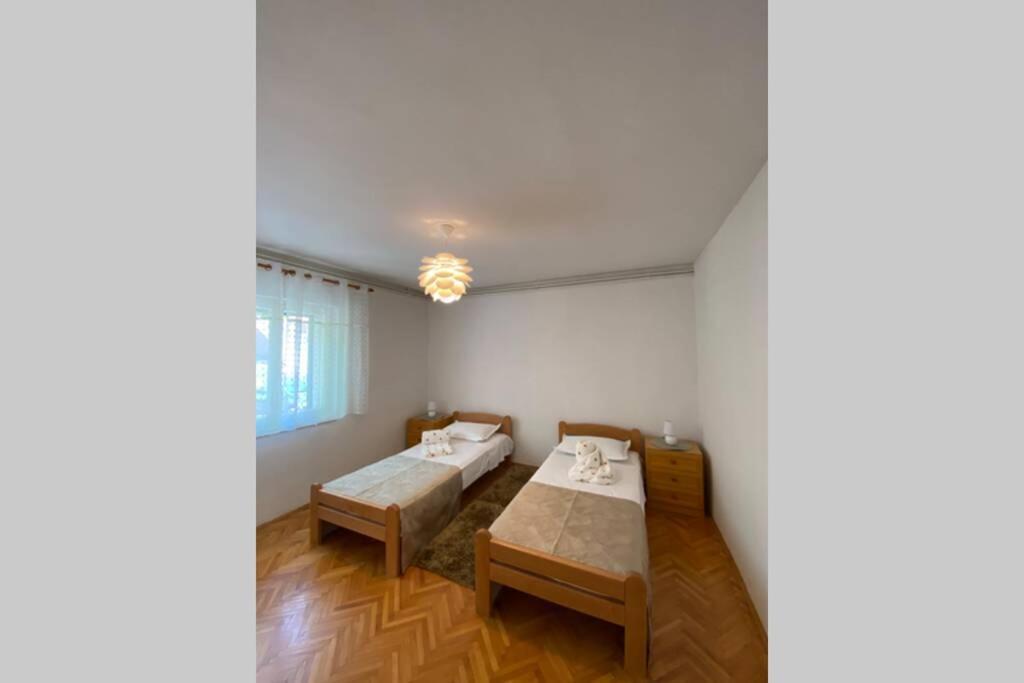 שיבניק Comfy Apartment In A Quiet Neighborhood מראה חיצוני תמונה