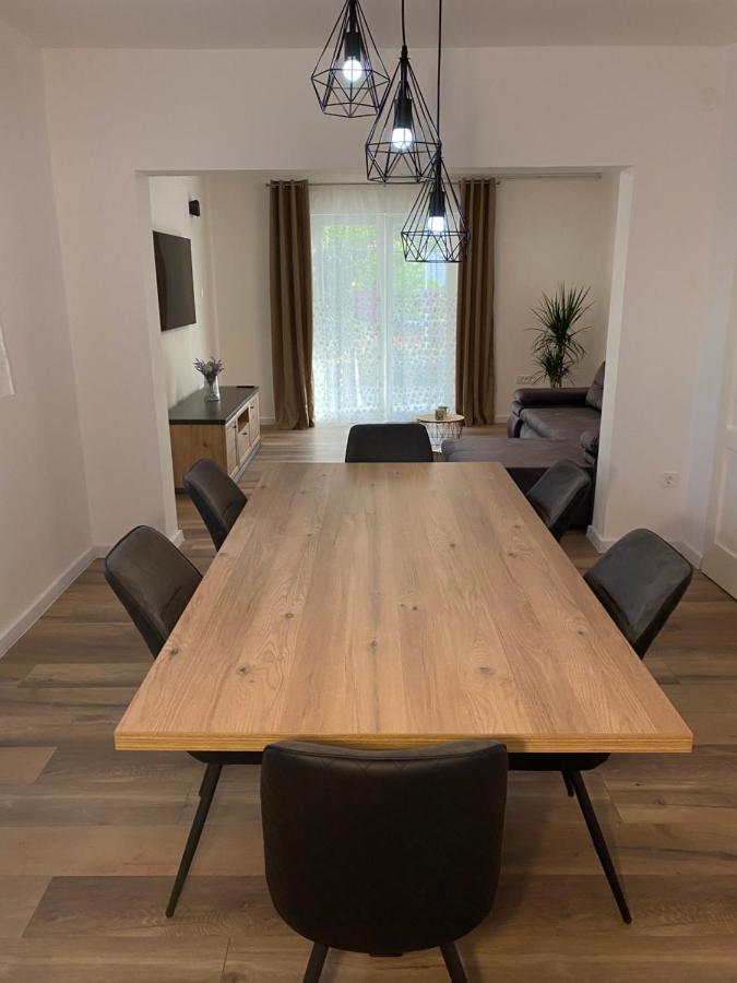 שיבניק Comfy Apartment In A Quiet Neighborhood מראה חיצוני תמונה